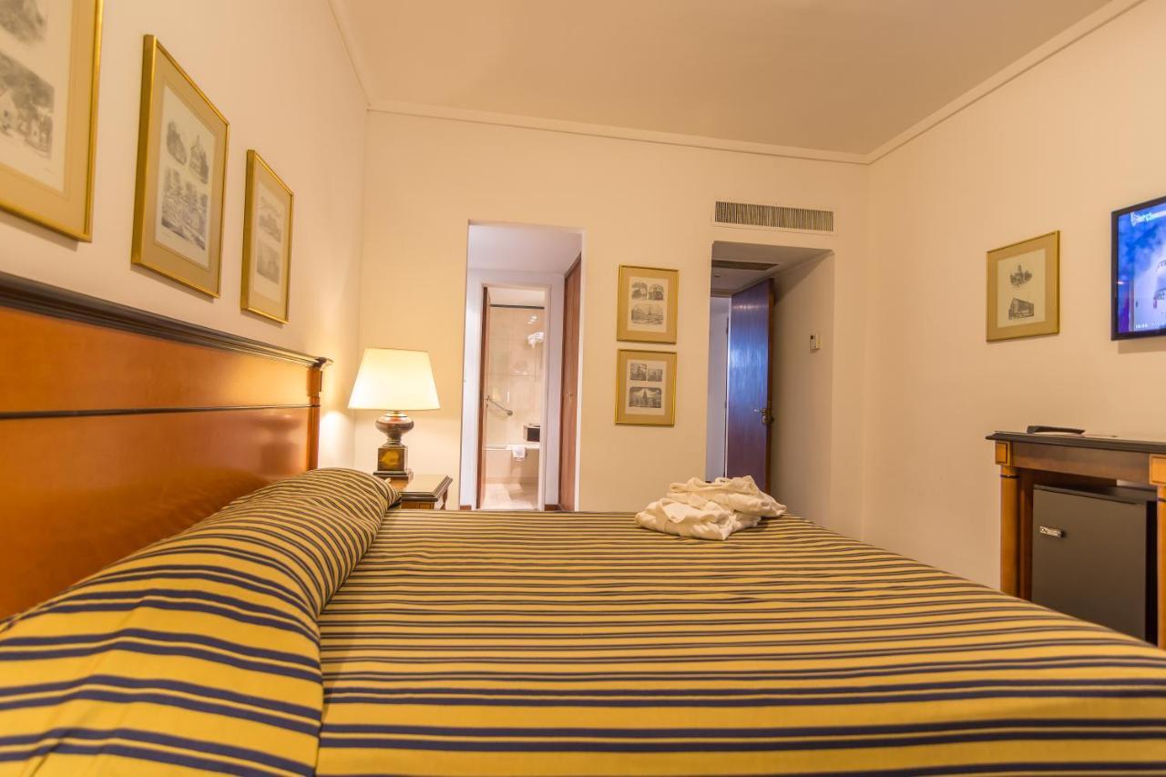 Hotel Libertador Тандил Экстерьер фото