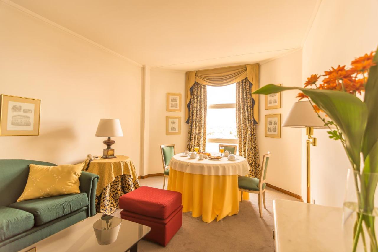 Hotel Libertador Тандил Экстерьер фото