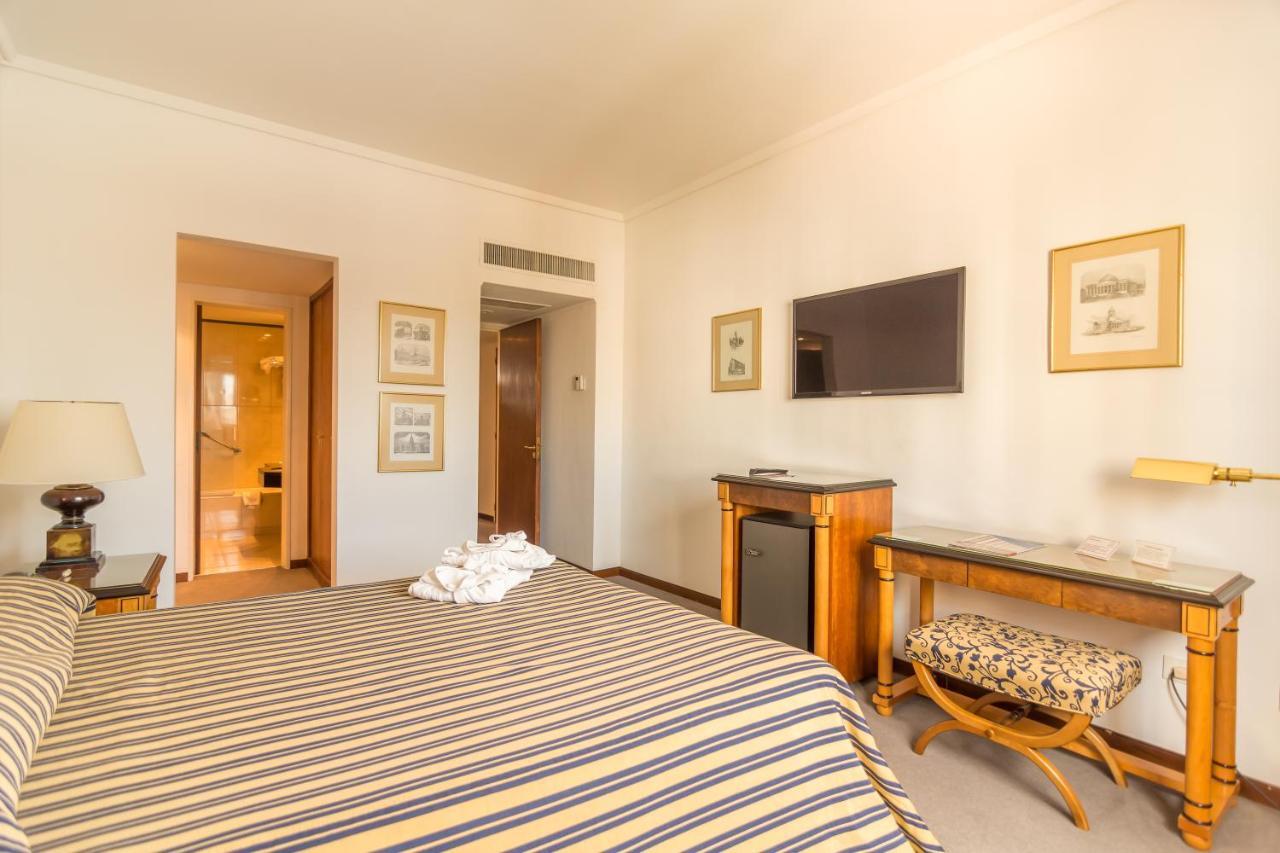 Hotel Libertador Тандил Экстерьер фото